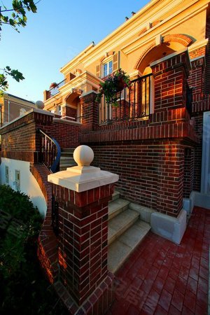 亿达蓝山居住在大连总要住一次亿达的房子更要住上蓝山的别墅
