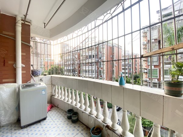 珠海香洲梅华富康花园富康花园,步梯4楼,看房方便,装修保养好,价格