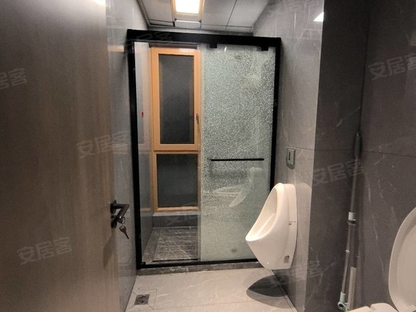 金华东阳横店秦王公馆秦王公馆大3房带衣帽间!精装修!品牌的家具家电齐全!拎包入住出租房源真实图片