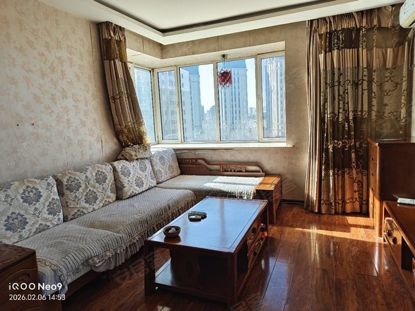 包头稀土高新区高新一中日月豪庭高新区 新光东路 日月豪庭 朝南方向 地暖 带空调 家电家具出租房源真实图片