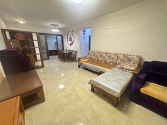 桂林七星玉满大酒楼急租！带车位！七星区彰泰春天超大2房只租2000！手快有出租房源真实图片