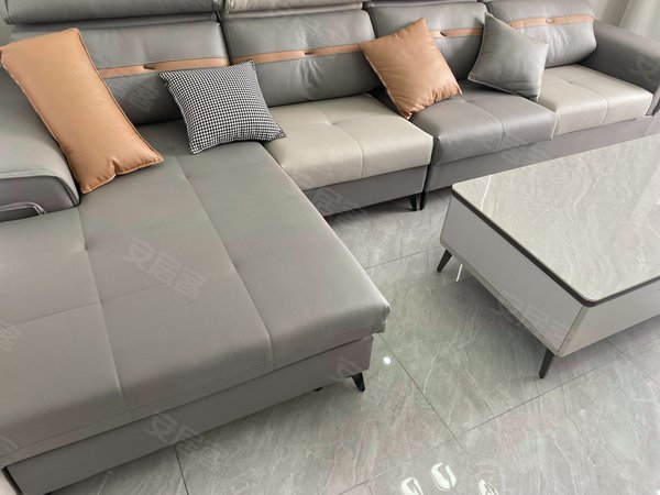 昆明盘龙白塔路东风东路6号院东风广场地铁口附近(无中介 可短租)(押