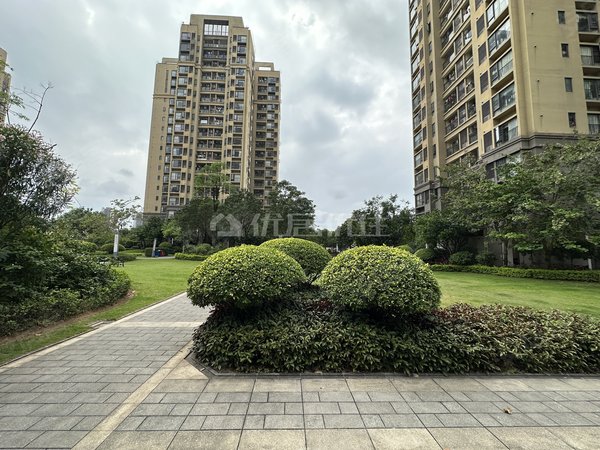 东莞虎门南部湾南部湾万科城南部湾万科城精装118平四房二厅家电齐全