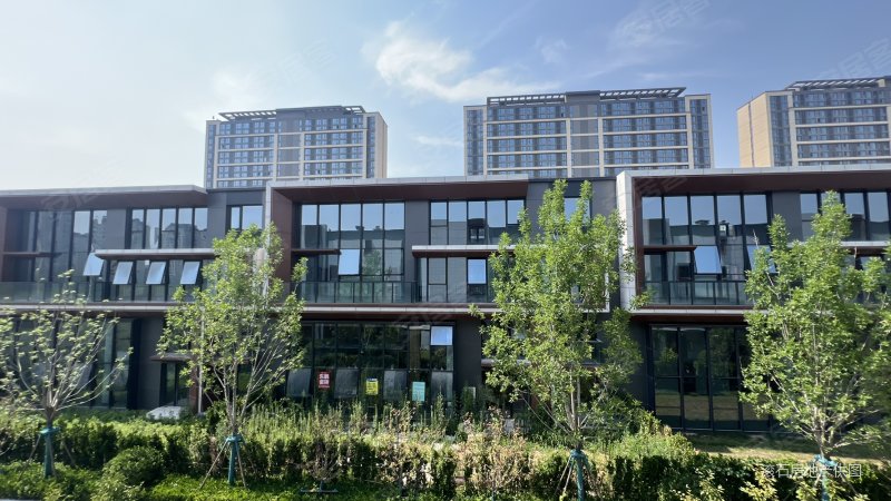 保利红岛湾叠拼别墅,上叠!总价18x万,带院子,地下室车位.