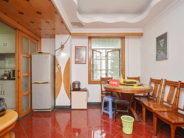 深圳宝安新安弘雅花园(二期)弘雅花园新出精装修大3房,看房方便有钥匙