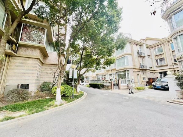 上海青浦赵巷绿中海雅庭(公寓住宅)崧泽学校一墙之隔菜场对面精装三房