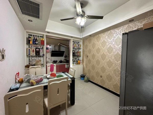 海城国际小区电梯房精装修157平