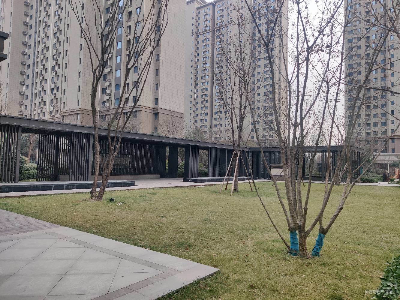 荣民宫园学府三室全明户型中间楼层采光好看房方便有钥匙