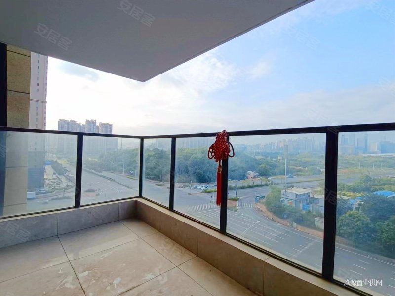 彰泰府车位充足满二交通便捷有电梯双卫精装修良庆镇