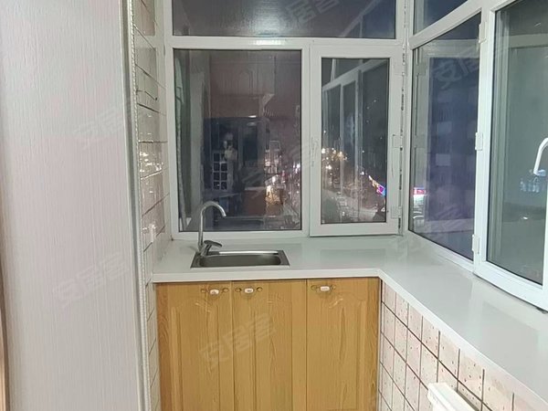 哈尔滨南岗儿童公园黑山街小区(69号,73号)月付款精装修4楼!