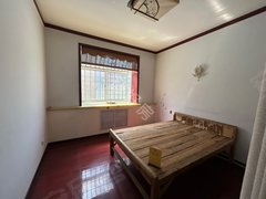 晋城城区实验中学东谢匠附近   简装三室低楼层  简单家具付款方式灵活出租房源真实图片