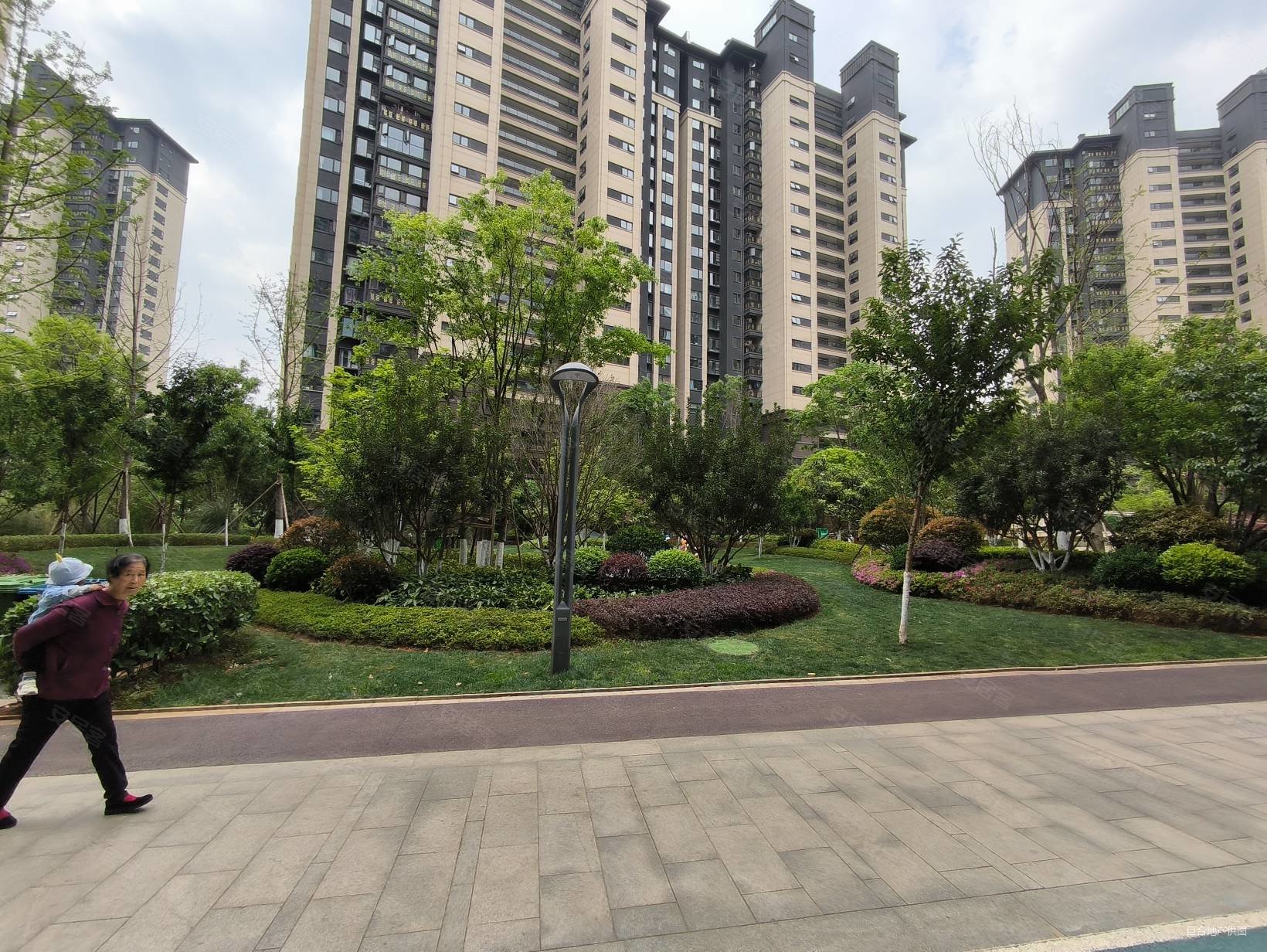 北市区红云龙泉俊园龙泉公馆昆八中旁中海云著精装四房