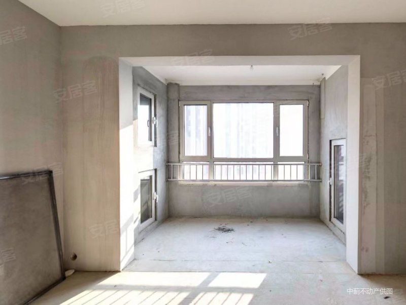 安田心屿121平米大三室电梯直达赠车位随时看房