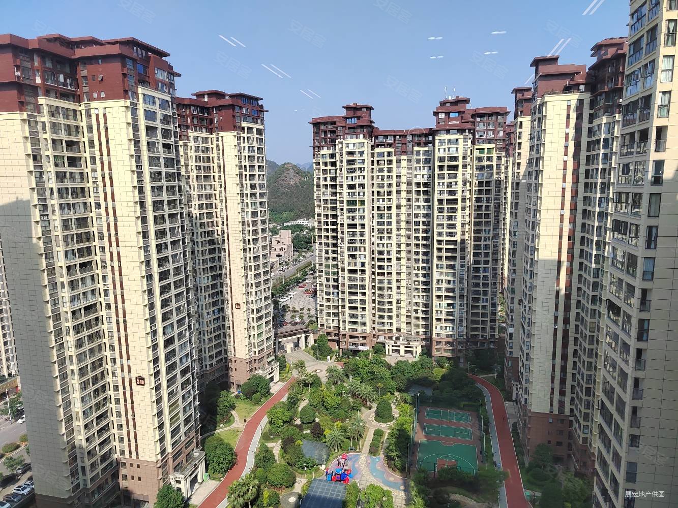 桔园华府3室2厅2卫120㎡东68万