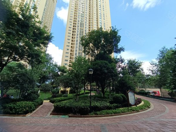 昆明盘龙江东花园俊发城紫薇苑(地铁口)俊发城紫薇苑精装3房 陪读可选