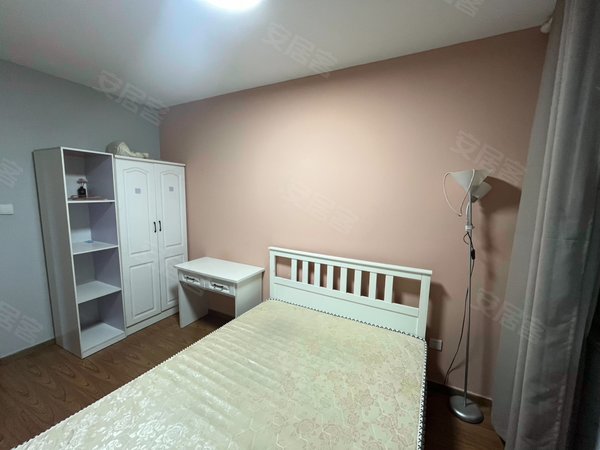 南京建邺江心洲洲岛家园绿洲苑急租 河西奥体江心洲洲岛家园精装三房