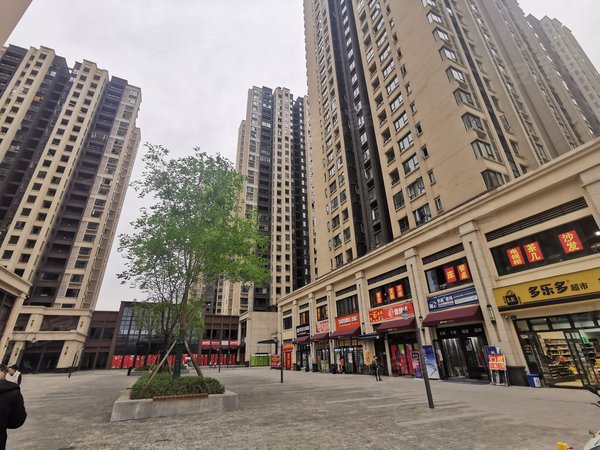 重庆江北寸滩华融现代城(c区)华融现代城 2室2厅1卫 电梯房 精装修