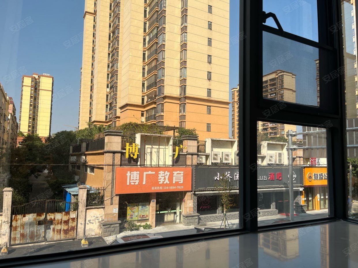 偶遇青年公寓（石碣店）电梯房，精装修，可短租，押一付一。