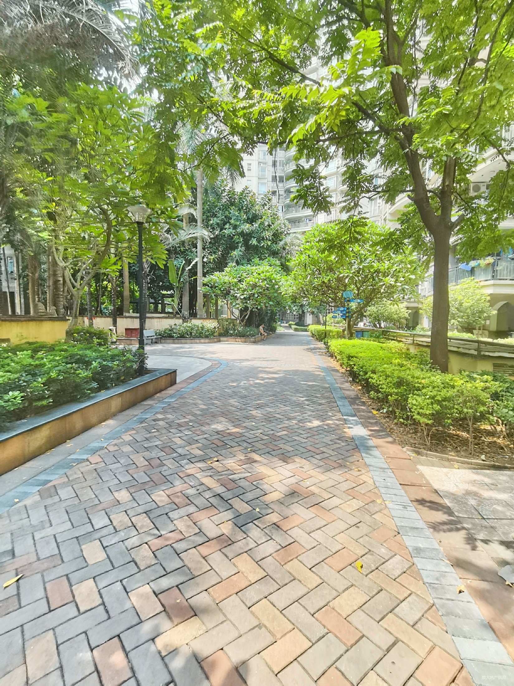 地铁口物业 东逸翠苑 满五 主卧带大阳台,东逸翠苑