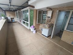 乐山市中凤凰路房管局旁电梯大一室 带大平台 家具家电齐全 可拎包入住出租房源真实图片