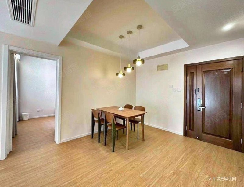 满五 刚需两居 出行方便 近地铁 电梯房 精装可拎包入住,漕河景苑二手