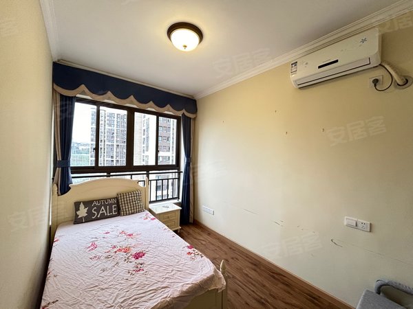 【多图】联发欣悦,盘龙租房,杨家坪商圈 轻轨站门口 精装3房 看房请致