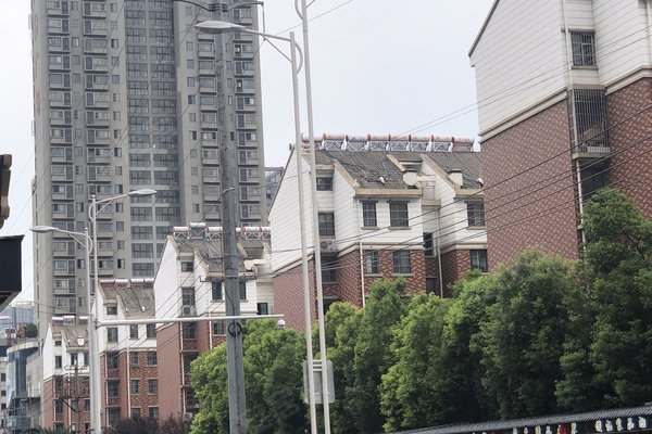 一个小区多少人口_多少贫困人口