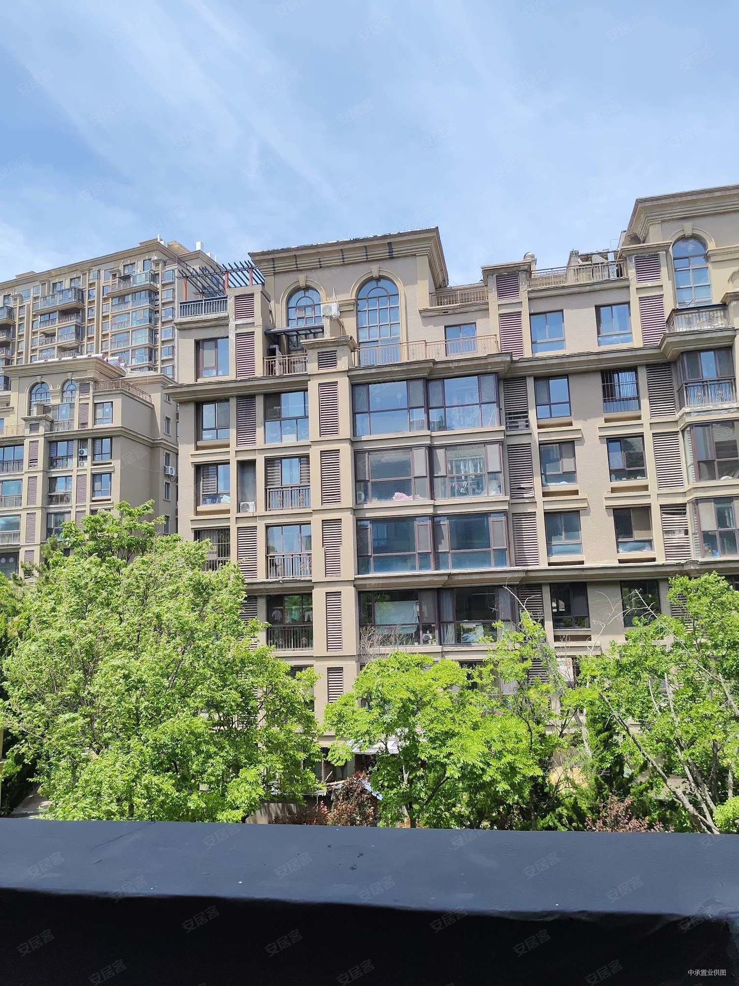 蔚海新天地 板楼 正南朝向 商业配套齐全 刚需小三居 满二