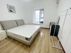 武汉江汉前进/江汉无中介 江汉路步行街 世纪江尚精装江景房出租房源真实图片