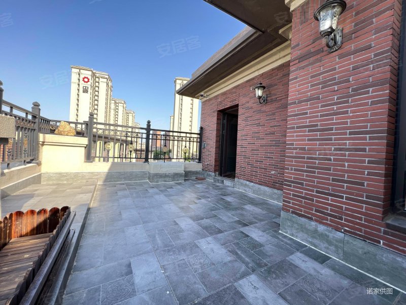 中骏雍景府(别墅) 南北通透 装修豪华保养好 双卫 低容积