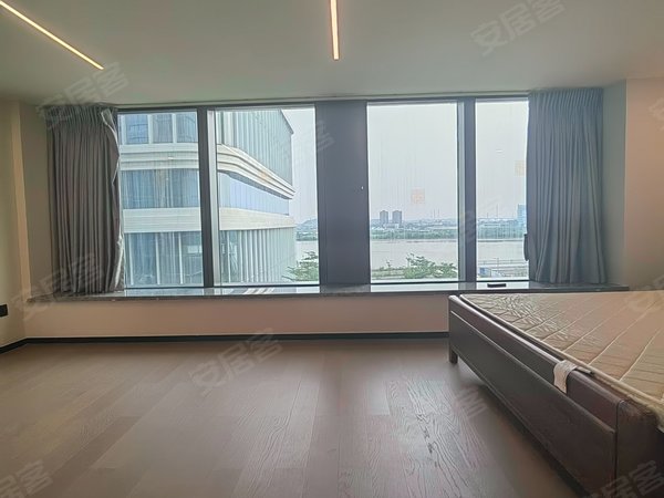 广州黄埔鱼珠保利鱼珠港(商住楼)保利鱼珠港,142复式公寓,三房两厅三