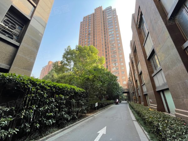 上海虹口凉城宝华城市花园3房高区shou次出租看陆家嘴三件套出租房源