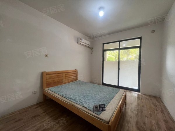 苏州常熟虞山琴湖家园琴湖家园精装两房出租,2000包物业,小区停车非常