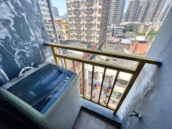 深圳宝安流塘流塘新村流塘地铁站单间 民水民电简约风带阳台 近宝立方