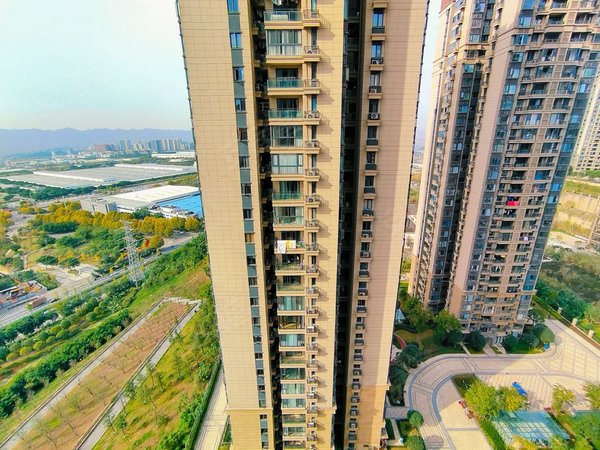 重庆渝北照母山恒大世纪城南苑渝北 照母山 光环 恒大精装二房 2500月