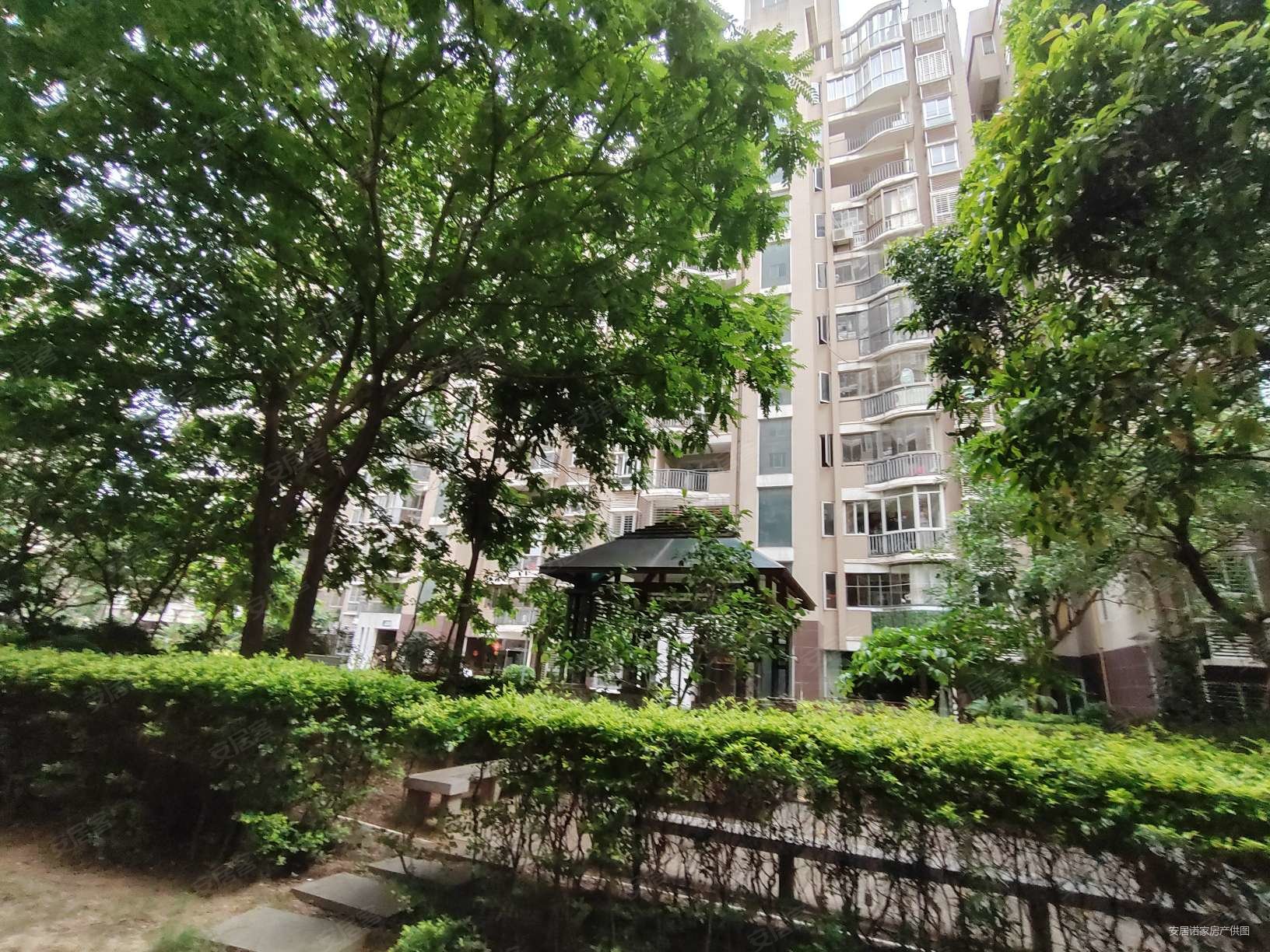 嘉鑫银座3室2厅2卫137.9㎡南北132万