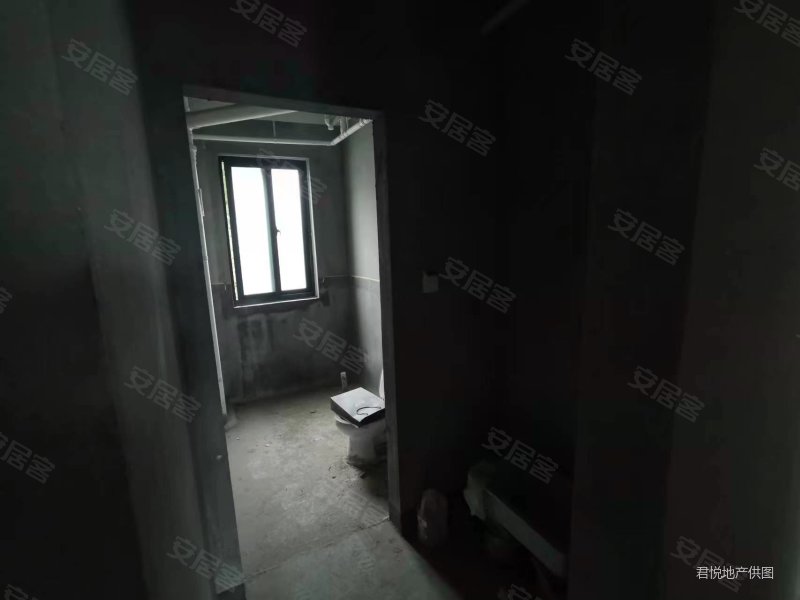 高铁新城植物园板块,舒适3房,户型格局好,无遮挡视野开阔,世茂尚景