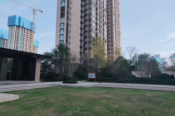 绿都澜湾樟园优点,不足,郑州绿都澜湾樟园怎么样,绿都澜湾樟园周边