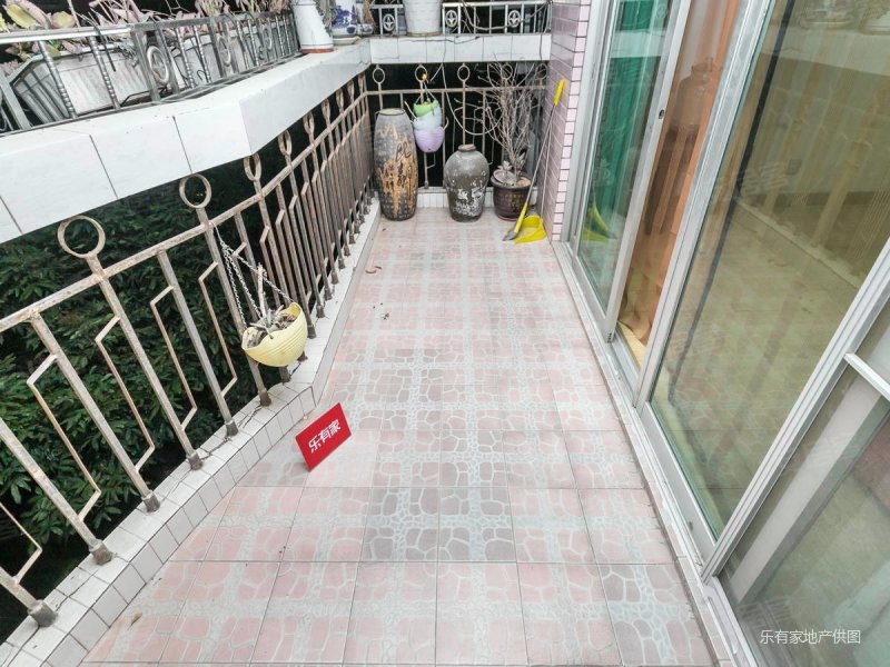 南北通透三房两卫 税少 业主订房急卖 电梯 一梯两户 安静,汇龙花园二