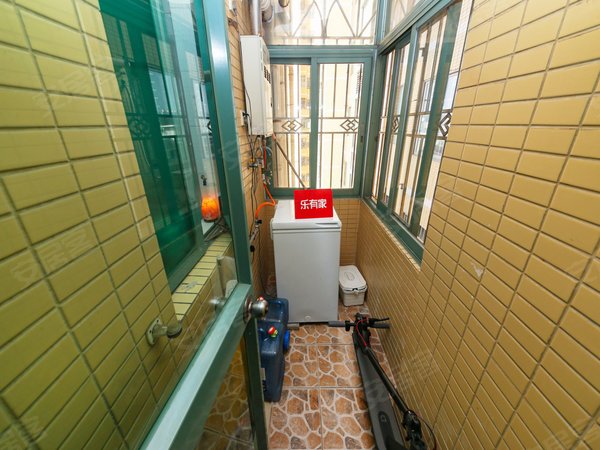 深圳福田香蜜湖香荔花园馨苑陪读自住,50米东海,采光非常好,少有两卫