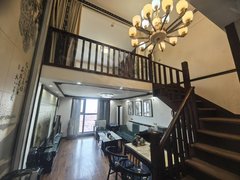 新乡红旗红旗周边可短租 可押一付一 高铁站定国湖双层复式loft出租房源真实图片