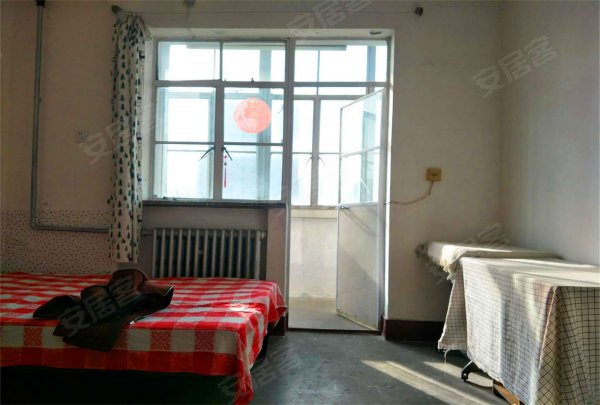 兰炼二中附近 两室一厅 家具齐全.