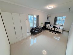 重庆两江新区观音桥红旗河沟 龙湖新壹街旁大单间出租 采光超好 随时看房拎包入住出租房源真实图片