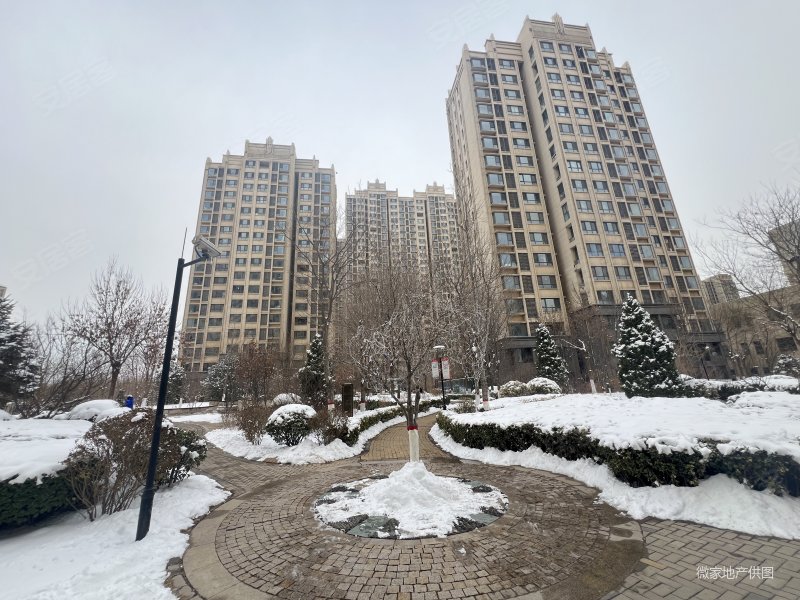 新上 龙湖天街对面    鑫都汇 三居室 维护好 高端社区