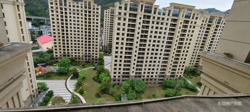 江山大名城悦溪 带电梯 超低密度 楼龄新 正规商品房 楼层好
