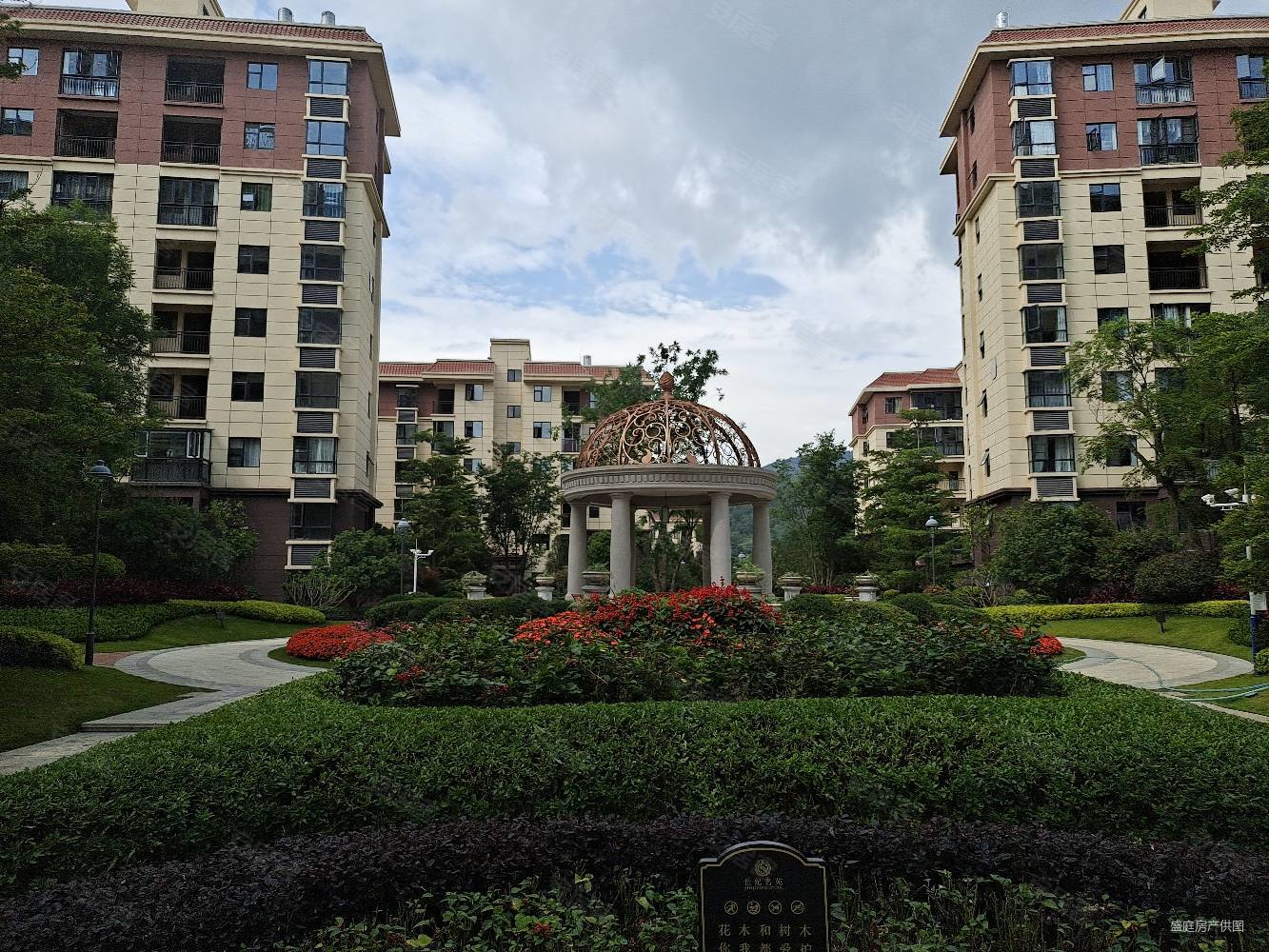 城南品质小区,世纪名苑, 房源楼梯房,正规三房,视野开阔