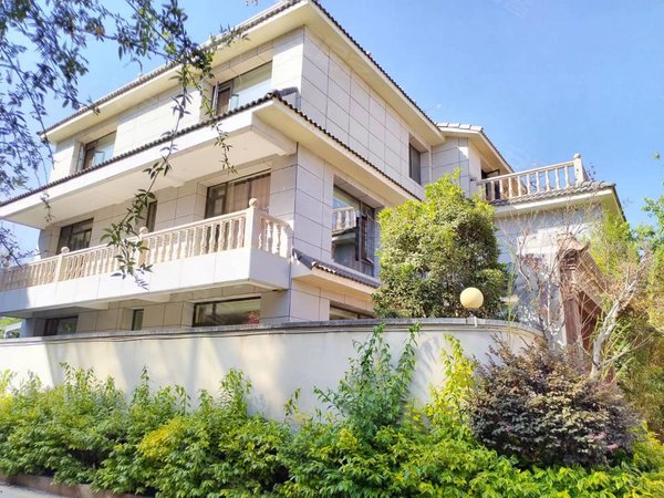 昆明西山滇池度假区龙华别墅带200平花园,豪装大别墅,带全套,办公居家