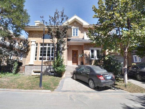 北京昌平北七家珠江壹千栋一层西南两个卧室 二层三个卧室 适合会所