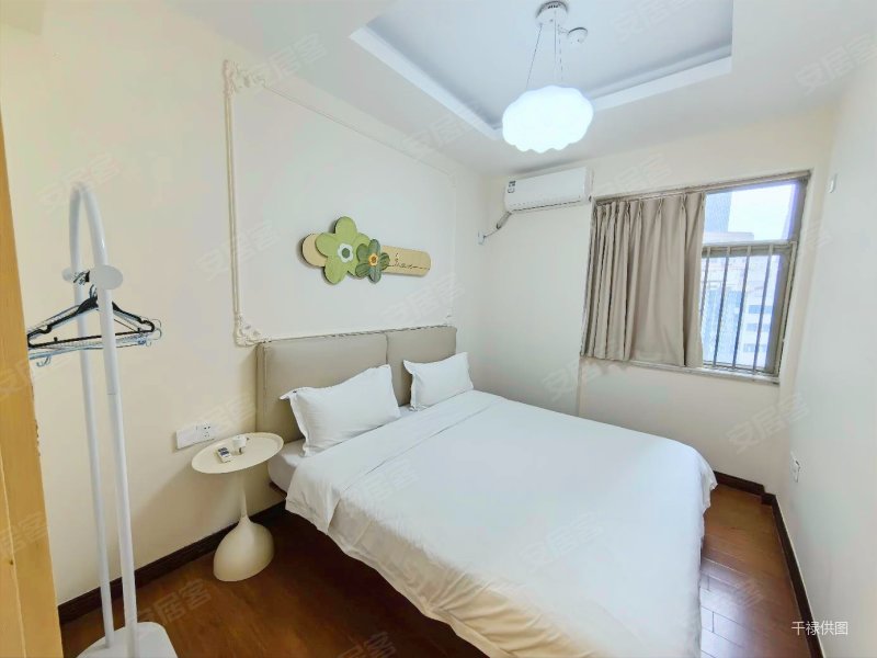 海客瀛洲一线江景看山看水,与来福士做邻居,精装修!