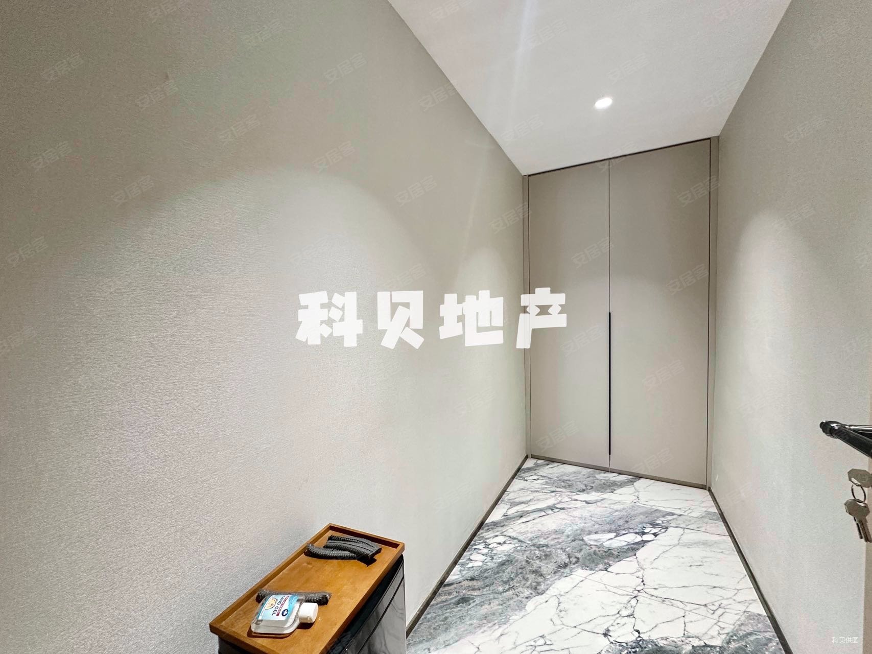 新上静安寺豪奢大平层!法式轻奢风!带字母车位!民用水电通燃气,静安8号二手房,400万,2室2厅,2卫,100平米-上海安居客